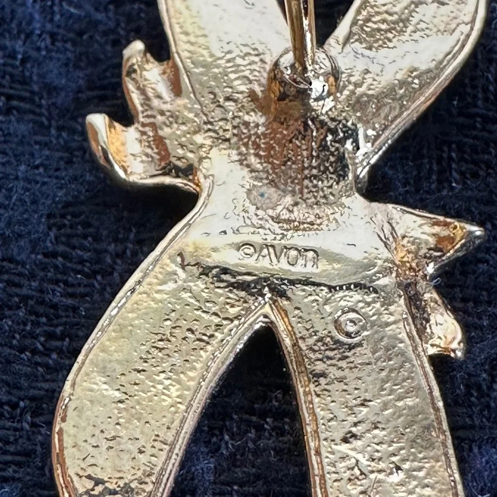 Avon awareness ribbon